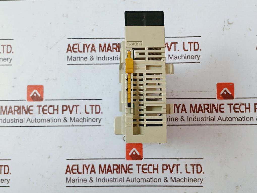 Omron Cqm1-od211 8 Point Output Unit 24Vdc 2A/Point 5A/Unit