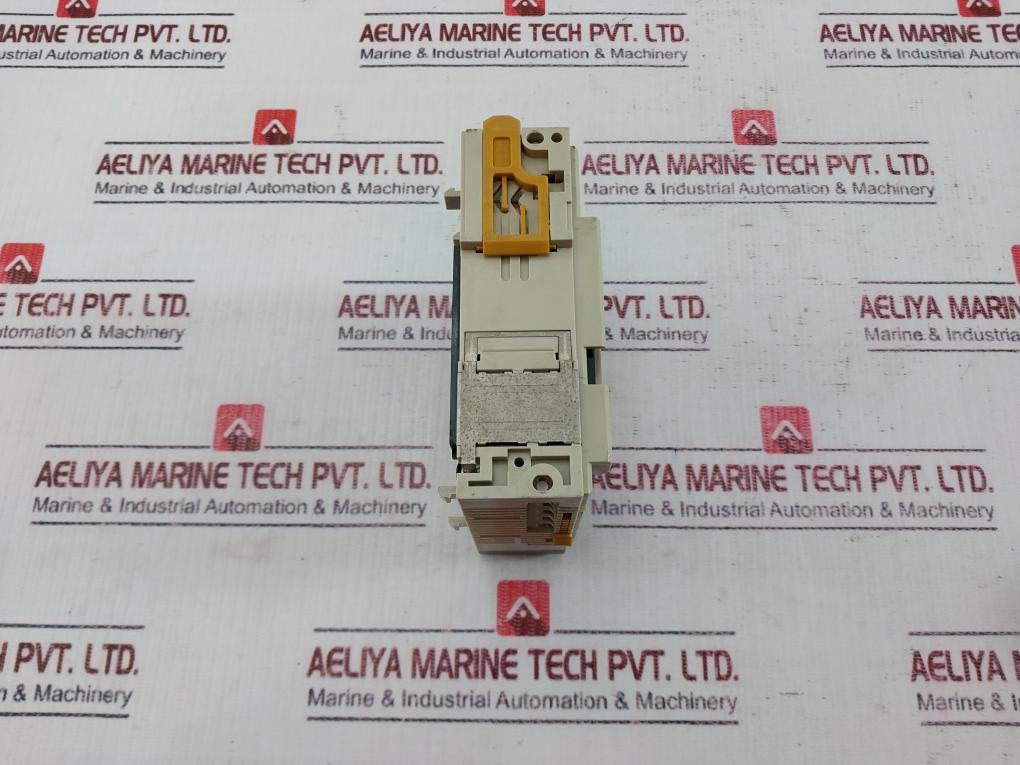 Omron Cqm1-od211 Digital Output Unit 24vdc 2a/point 8 Points 5a