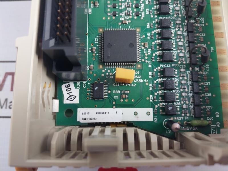 Omron Cqm1-od212 Cqm1-series 16-points Output Module, 24Vdc, 4.8A, 50Ma