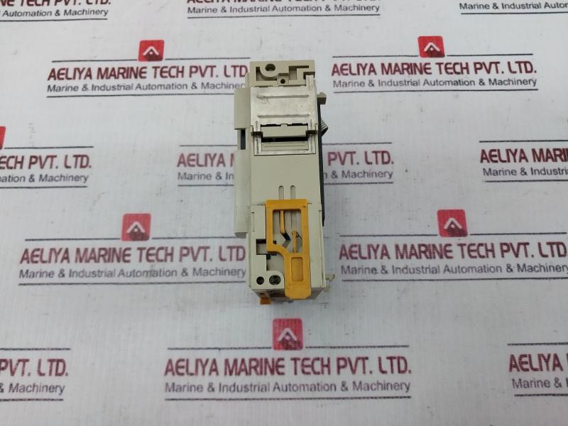 Omron Cqm1-od212 Output Module 16 Points 5-24Vdc 0,3A/Point 4,8A/Unit