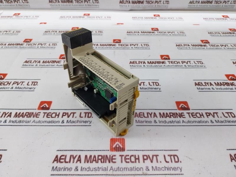 Omron Cqm1-od212 Output Module 5-24Vdc 0.3A