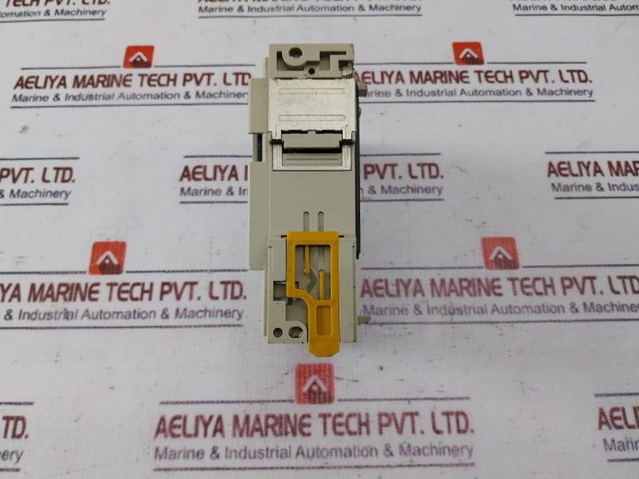 Omron Cqm1-od212 Output Module 5-24Vdc 0.3A