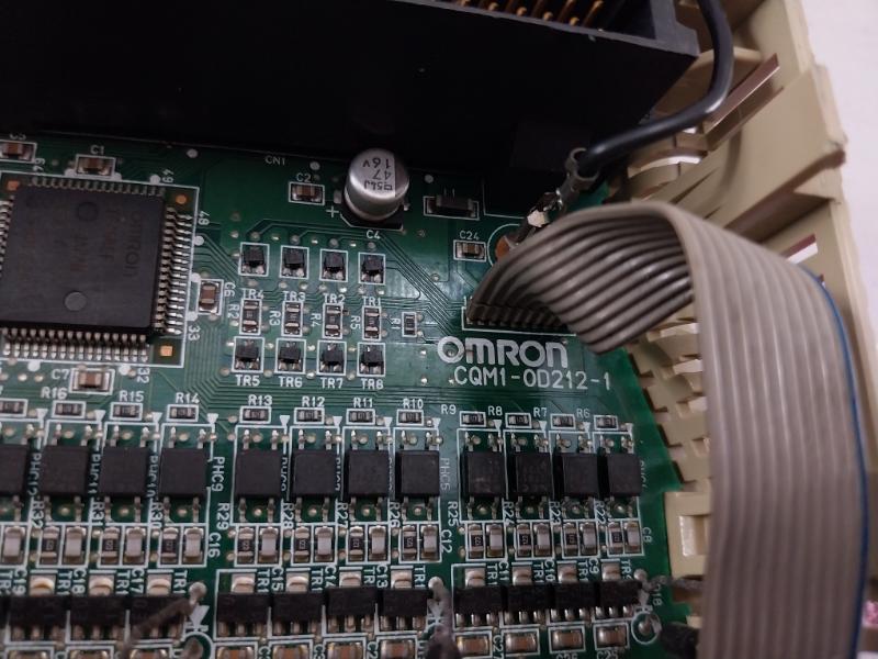 Omron Cqm1-od212 Output Unit 5-24Vdc 0.3A/Point