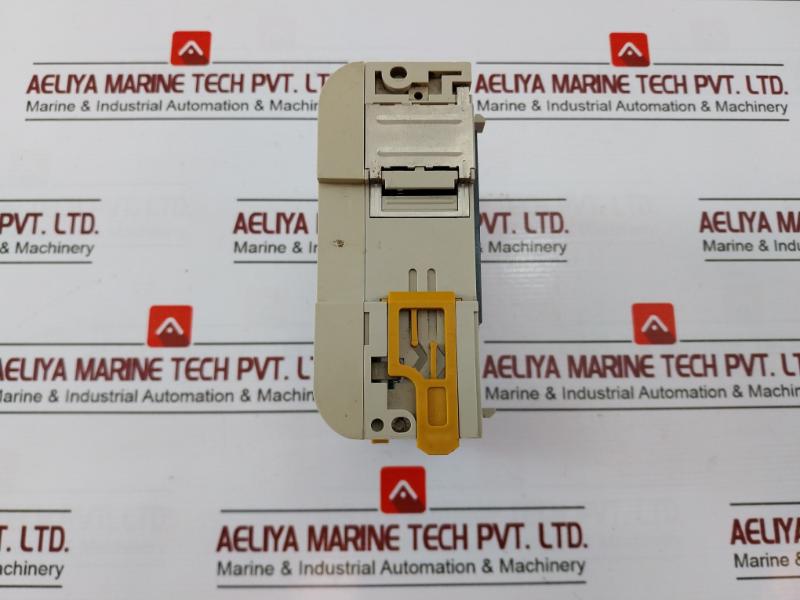 Omron Cqm1-od212 Output Unit 5-24Vdc, 0.3A/Point