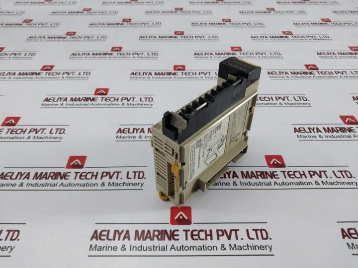 Omron Cqm1-od212 Plc Output Module Dc5V 50Ma 5-24Vdc 0.3A/Point 4.8A/Unit 05601009