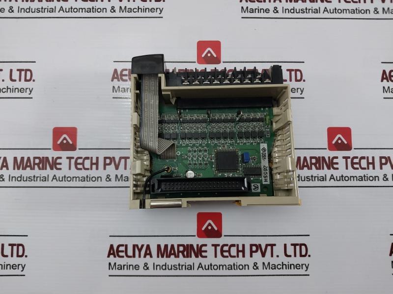 Omron Cqm1-od212 Plc Output Module Dc5V 50Ma 5-24Vdc 0.3A/Point 4.8A/Unit 05601009