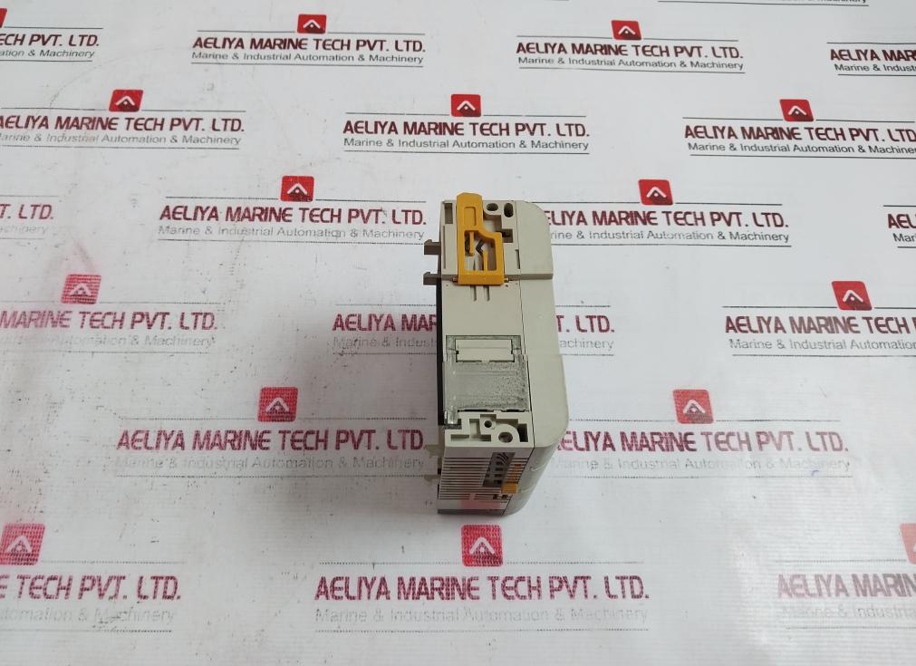 Omron Cqm1-od214 16-point Output Module 5-24Vdc 0.3A