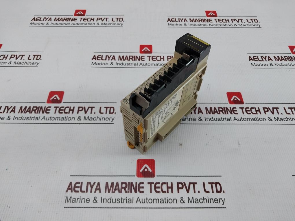 Omron Cqm1-od214 Digital Output Module 94V-0 5-24Vdc 0.3A