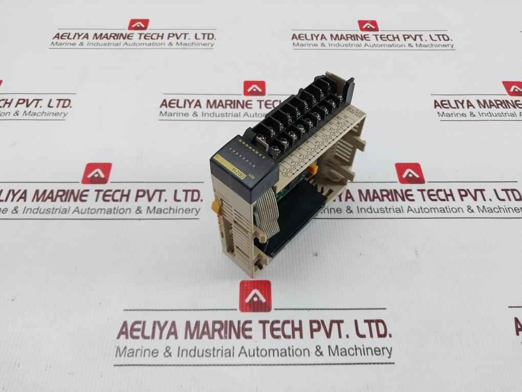Omron Cqm1-od214 Digital Output Module 94V-0 5-24Vdc 0.3A