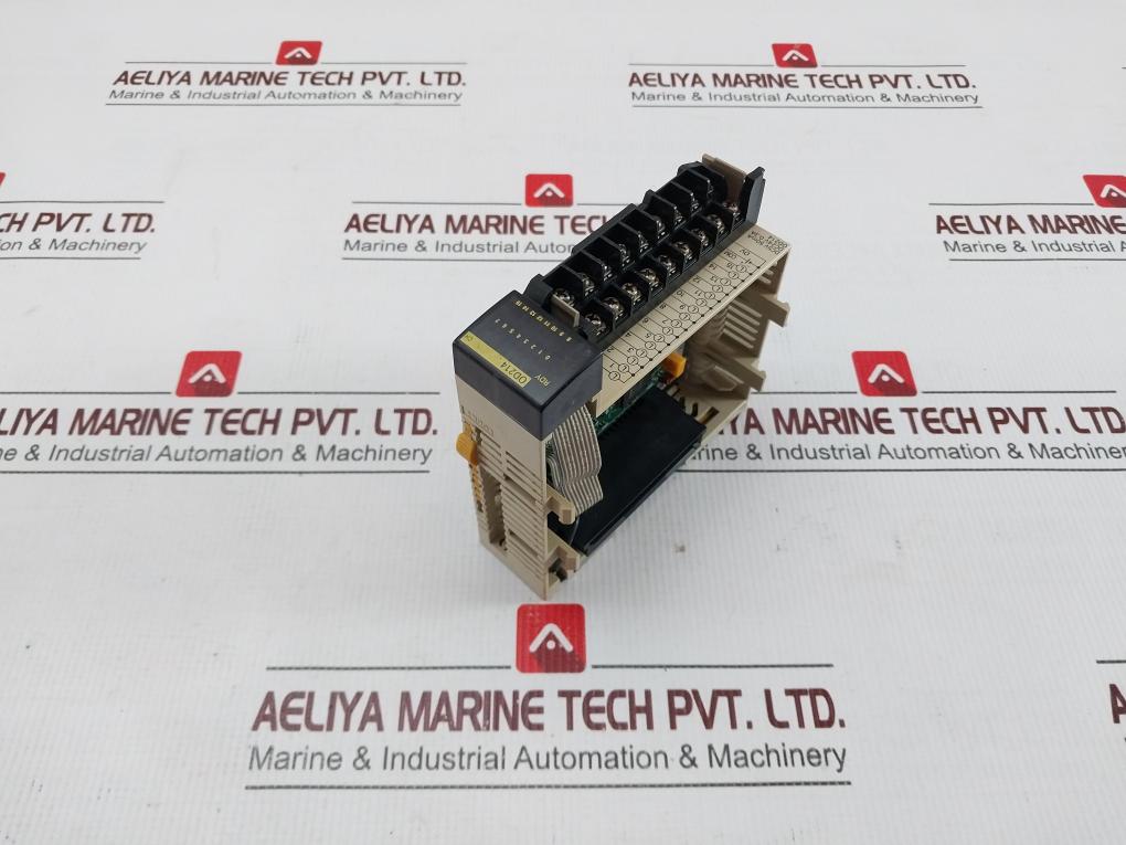 Omron Cqm1-od214 Digital Output Module 94V-0 5-24Vdc 0.3A