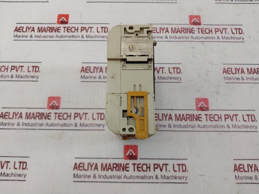 Omron Cqm1-od214 Output Unit Module 5-24Vdc 0.3A 16 Point
