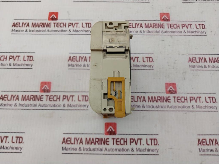 Omron Cqm1-od214 Output Unit Module 5-24Vdc 0.3A 16 Point