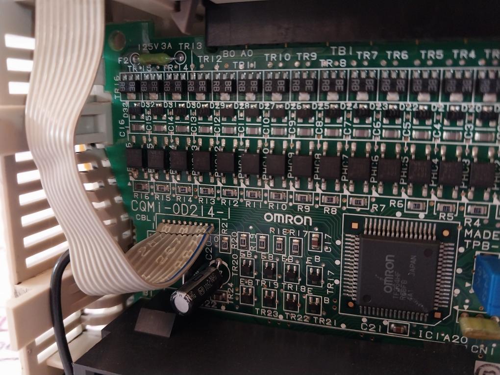 Omron Cqm1-od214 Output Unit Module 5-24Vdc 0.3A 16 Point