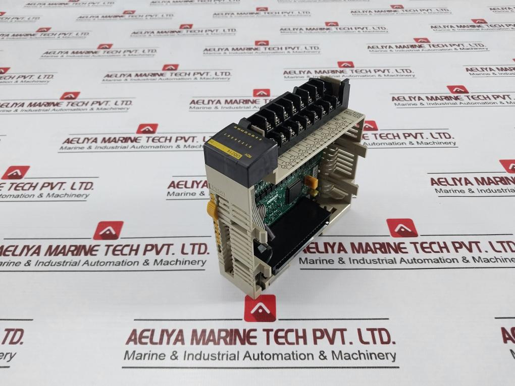 Omron Cqm1-od214 Plc Output Unit 5-24Vdc 0.3A