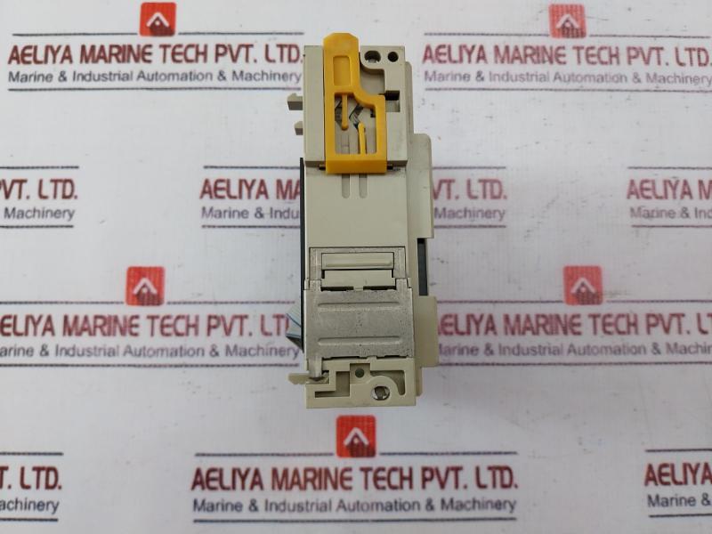 Omron Cqm1-od216 32-points Output Module, 24vdc 0.5a