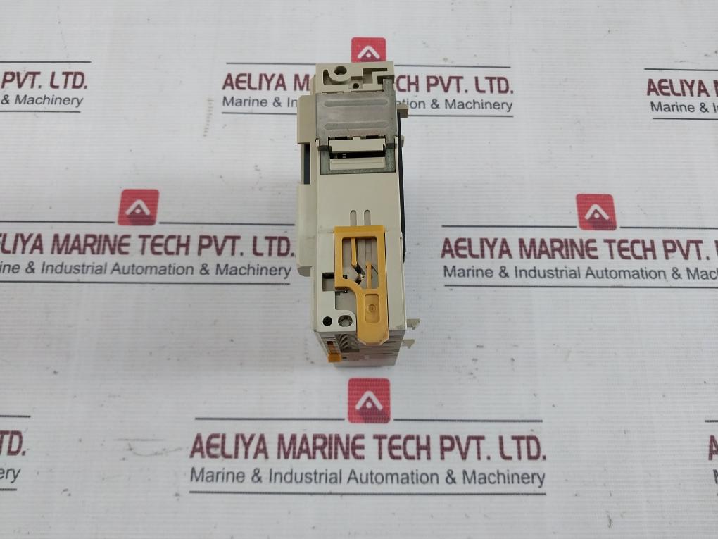 Omron Cqm1-pa203 Plc Power Supply Module 24V Dc 10 Ma 16 Points