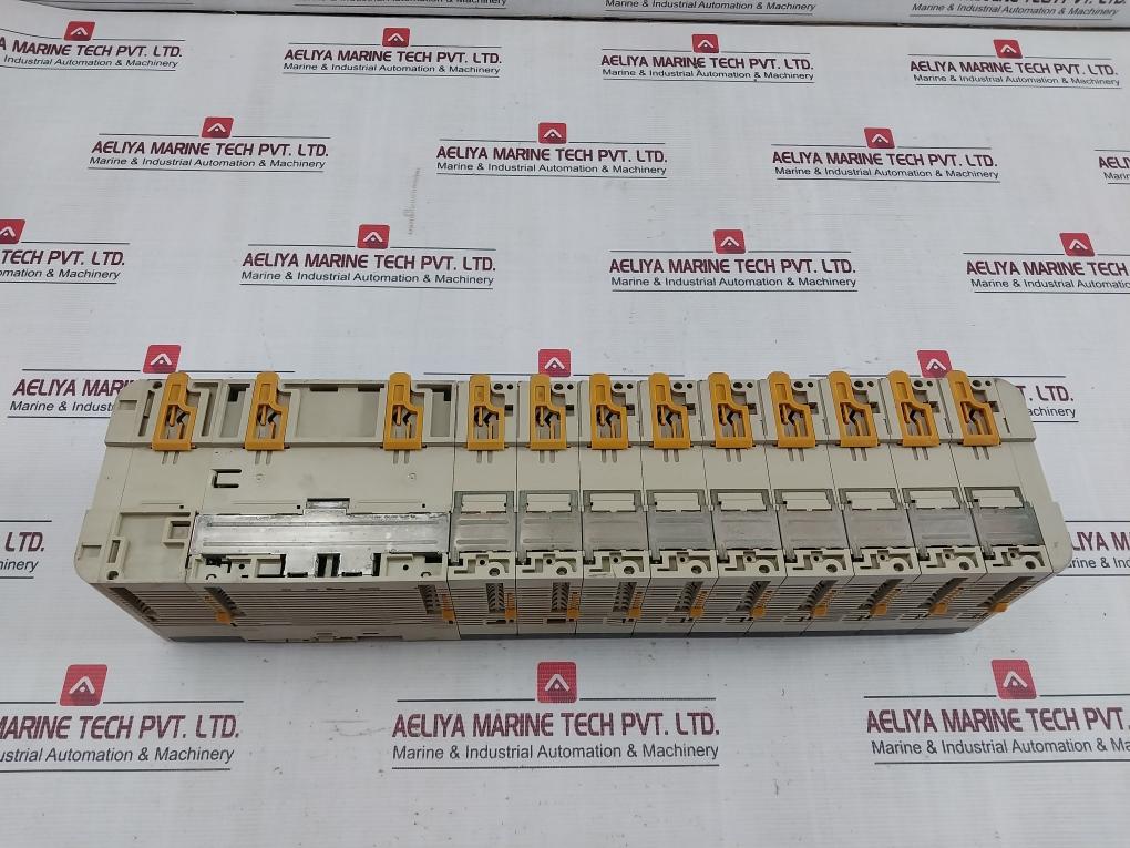 Omron Cqm1-pa203 Plc Power Supply Module 24V Dc 10 Ma 16 Points