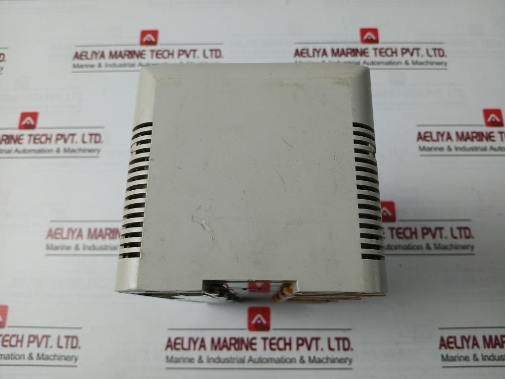 Omron Cqm1-pa203 Plc Power Supply Unit 100-240V Ac 50/60Hz 60Va 94V-0