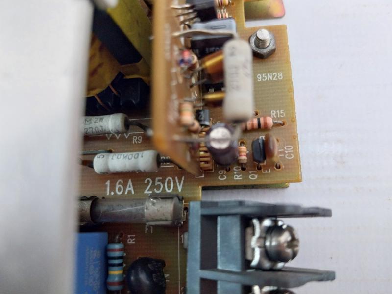 Omron Cqm1-pa203 Power Supply Unit 100-240Vac 50/60Hz 60Va