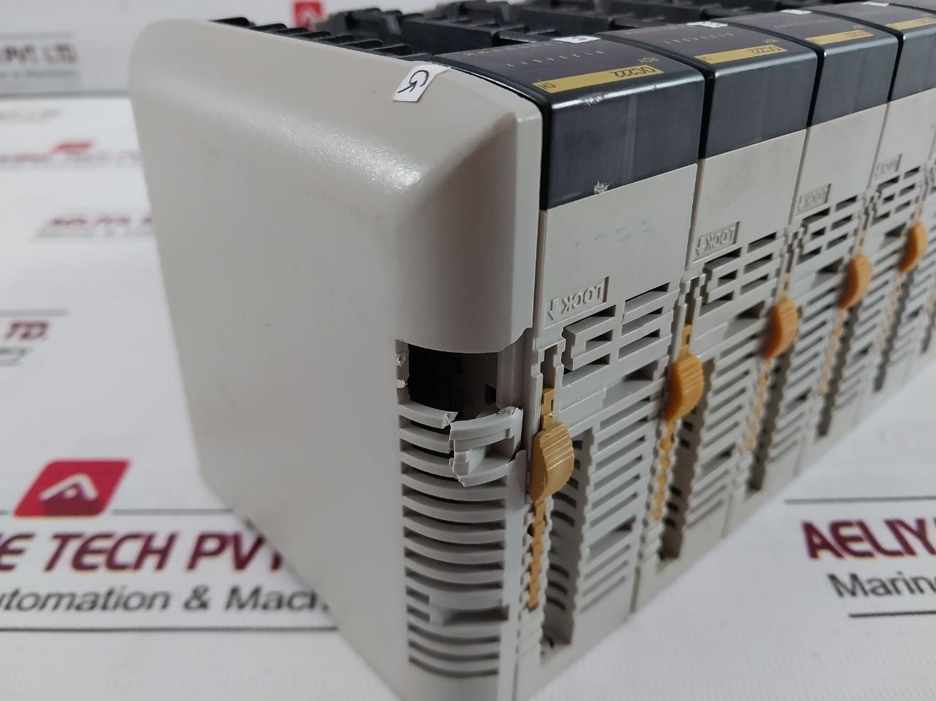 Omron Cqm1H-cpu21 Programmable Controller Cpu Unit Cqm1-pa203 100-240Vac 50/60Hz