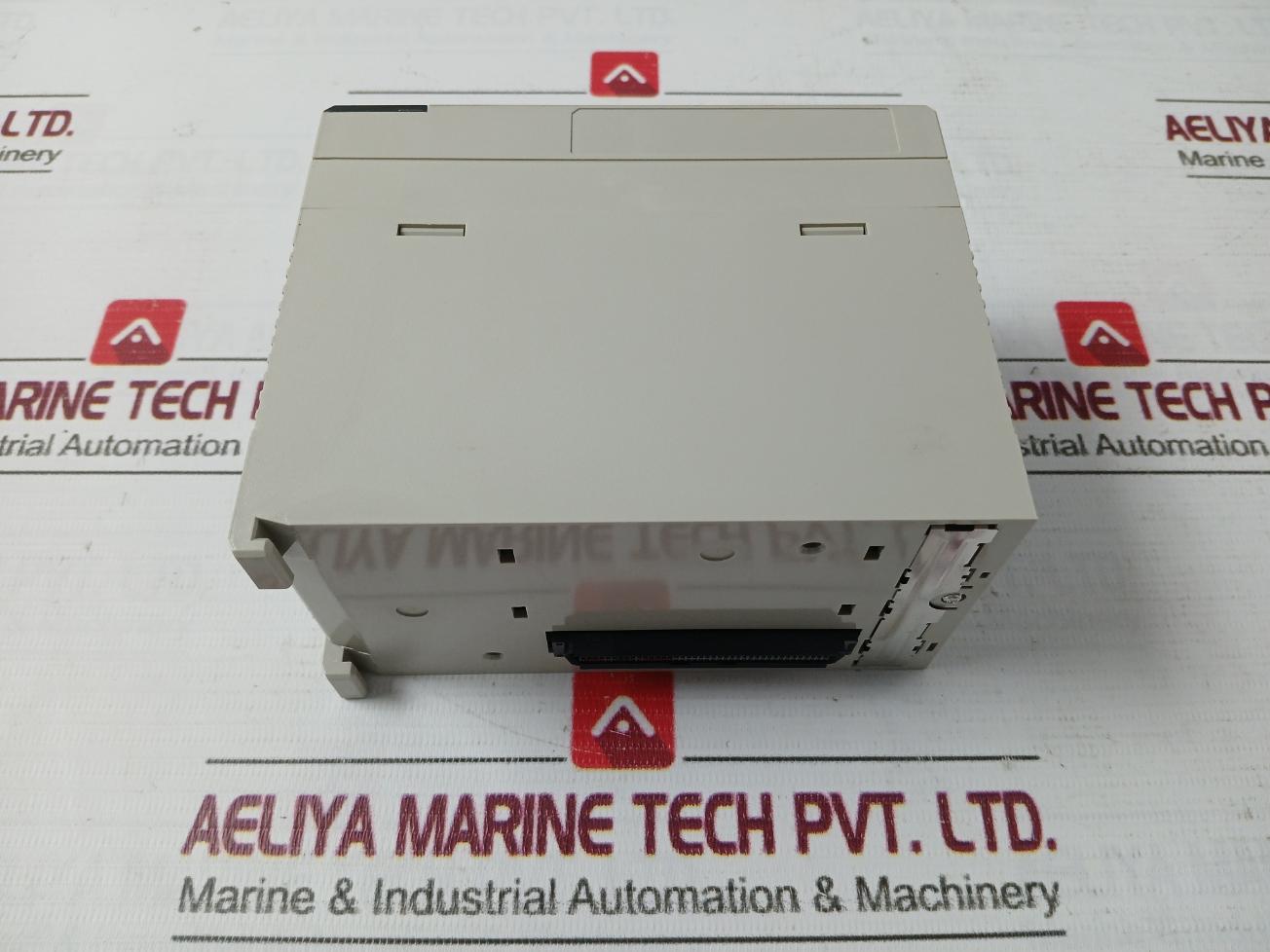 Omron Cs1W-at211 Plc I/O Module C200H-bc-v Oc211, Slk21, Cs1G-cpu44H 24Vdc 50W