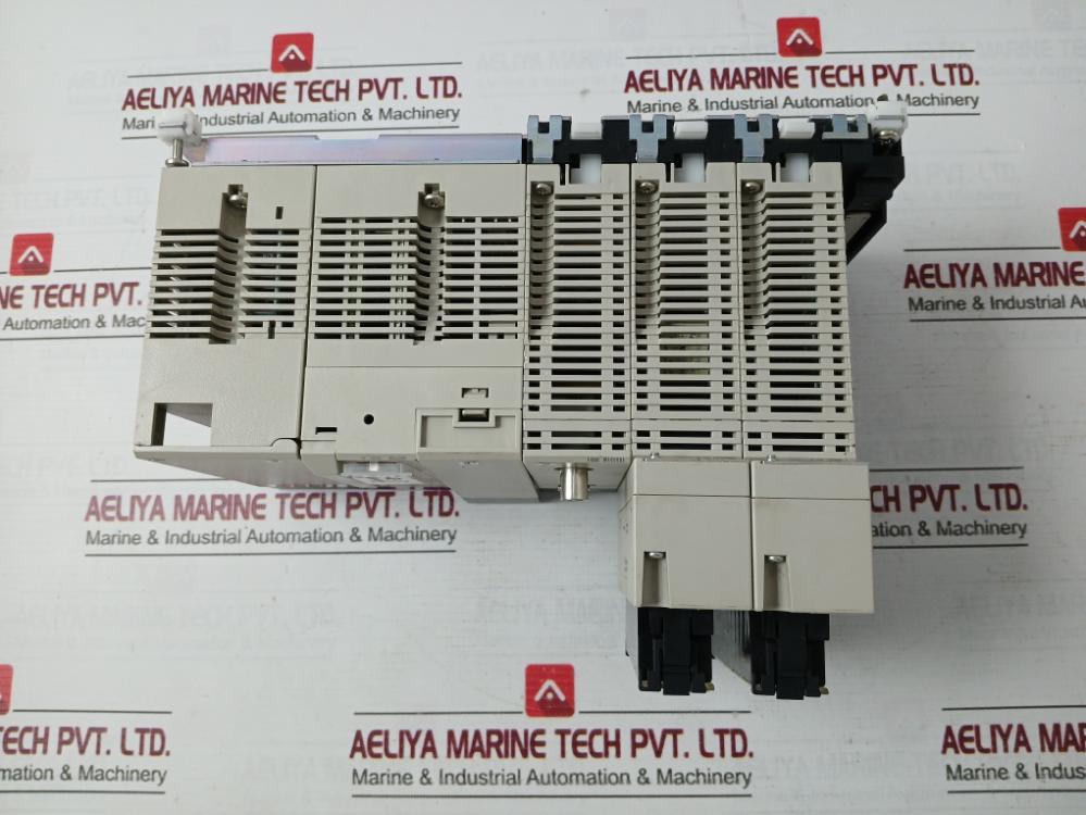 Omron Cs1W-at211 Plc I/O Module C200H-bc-v Oc211, Slk21, Cs1G-cpu44H 24Vdc 50W