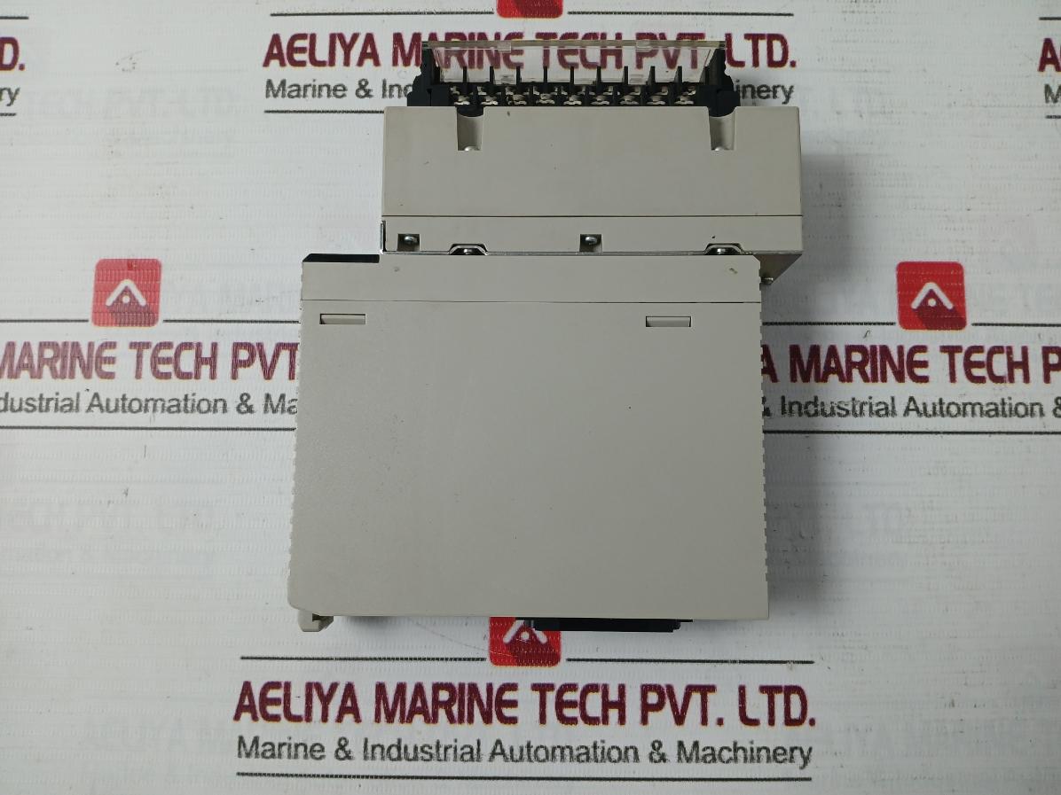 Omron Cs1W-at211 Plc I/O Module C200H-bc-v Oc211, Slk21, Cs1G-cpu44H 24Vdc 50W