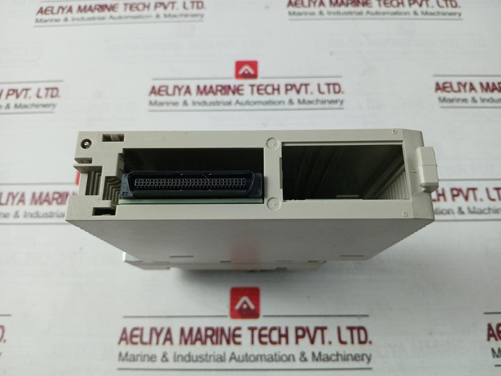 Omron Cs1W-at211 Plc I/O Module C200H-bc-v Oc211, Slk21, Cs1G-cpu44H 24Vdc 50W