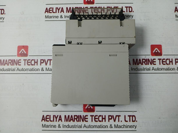 Omron Cs1W-at211 Plc I/O Module Oc211, Id211, Cs1W-bi103 C200Hw-pd024 24Vdc 50W
