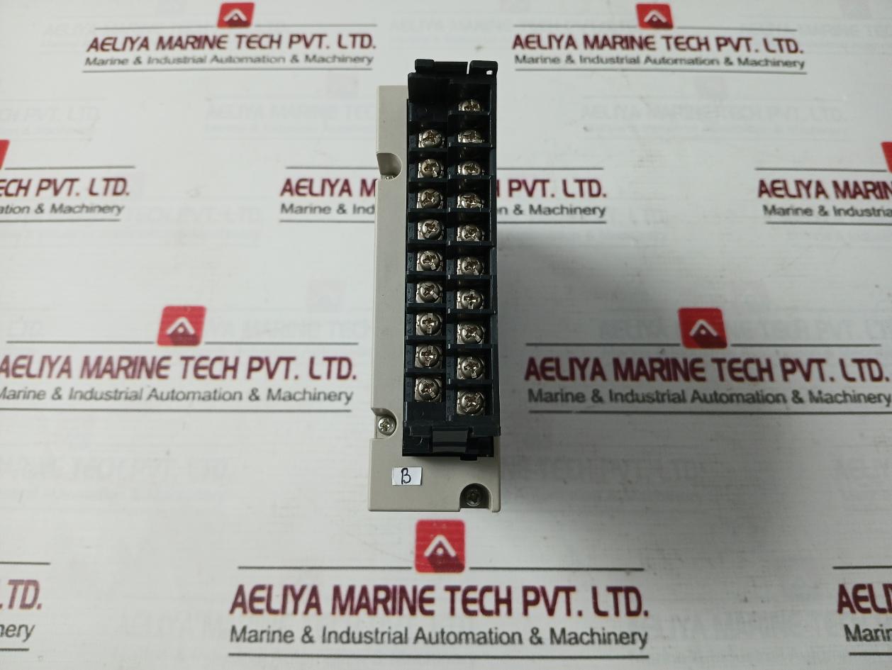 Omron Cs1W-at211 Plc I/O Module Oc211, Id211, Cs1W-bi103 C200Hw-pd024 24Vdc 50W