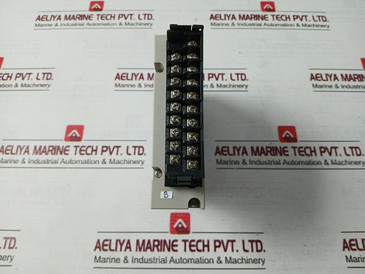 Omron Cs1W-at211 Plc I/O Module Oc211, Id211, Cs1W-bi103 C200Hw-pd024 24Vdc 50W