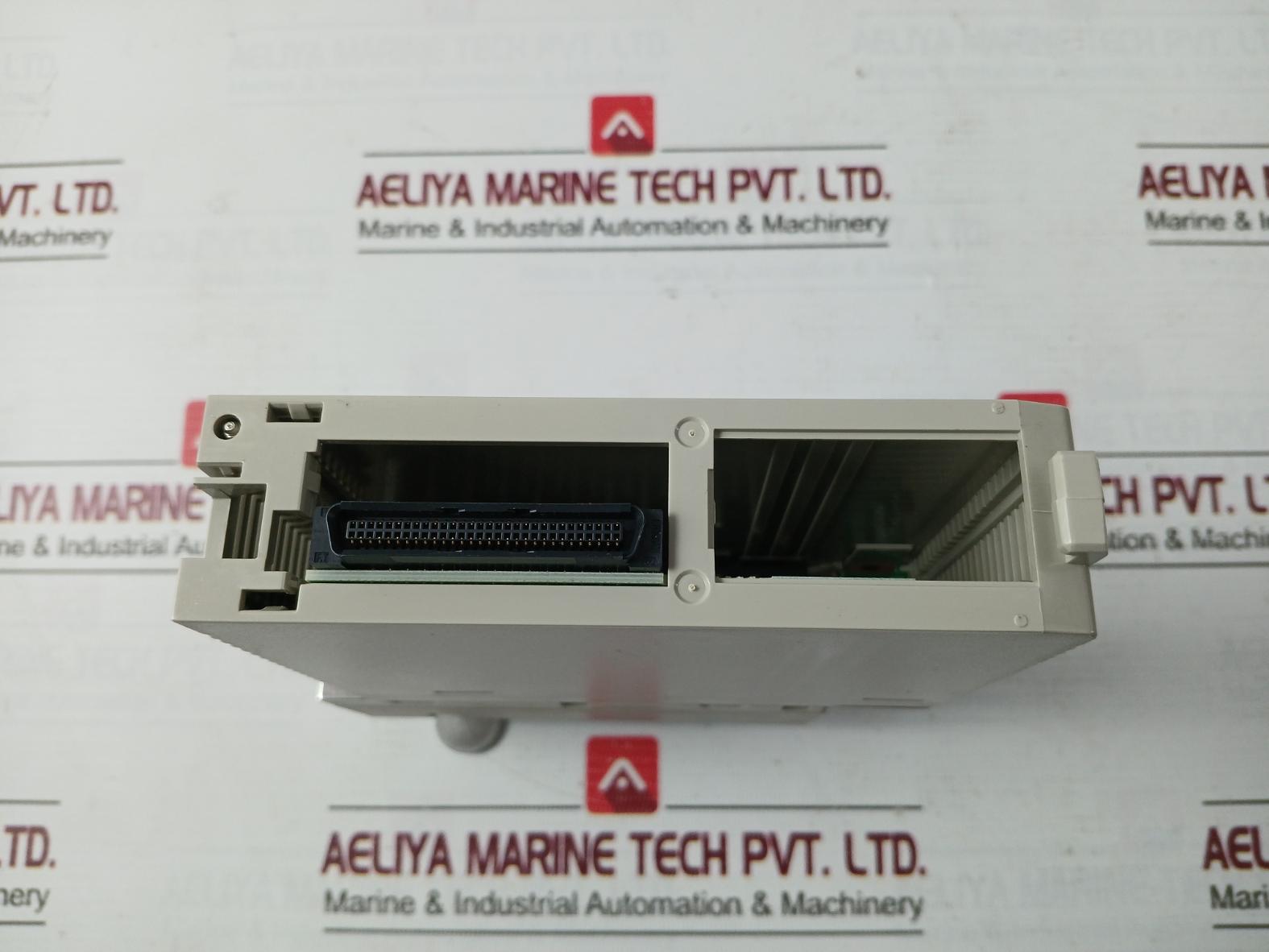 Omron Cs1W-at211 Plc I/O Module Oc211, Id211, Cs1W-bi103 C200Hw-pd024 24Vdc 50W