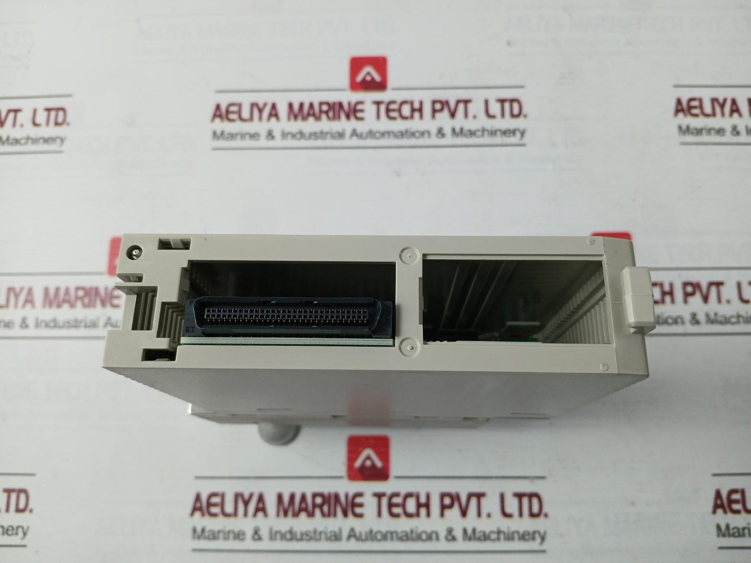 Omron Cs1W-at211 Plc I/O Module Oc211, Id211, Cs1W-bi103 C200Hw-pd024 24Vdc 50W