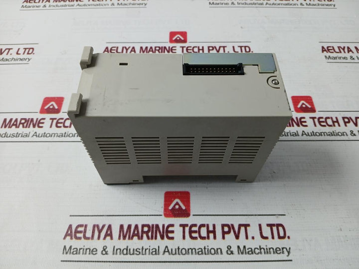 Omron Cs1W-at211 Plc I/O Module Oc211, Id211, Cs1W-bi103 C200Hw-pd024 24Vdc 50W