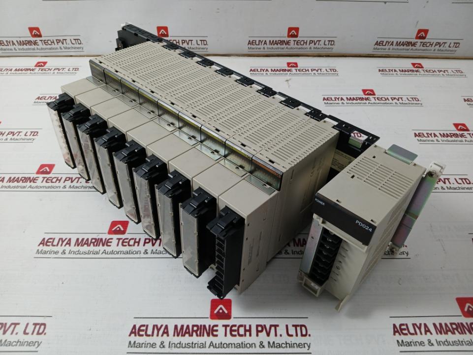 Omron Cs1W-at211 Plc I/O Module Oc211, Id211, Cs1W-bi103 C200Hw-pd024 24Vdc 50W