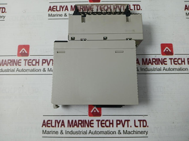 Omron Cs1W-at211 Plc I/O Module With Cable Cs1W-cn313 24Vdc 50W 250V Ac