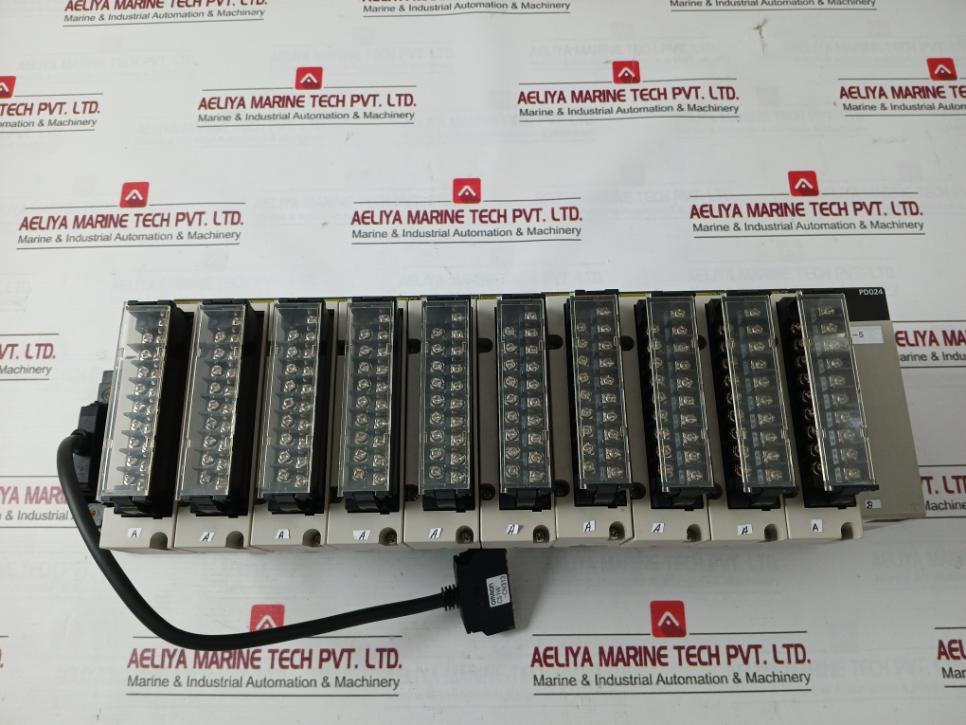 Omron Cs1W-at211 Plc I/O Module With Cable Cs1W-cn313 24Vdc 50W 250V Ac