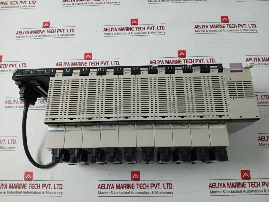 Omron Cs1W-at211 Plc I/O Module With Cable Cs1W-cn313 24Vdc 50W 250V Ac