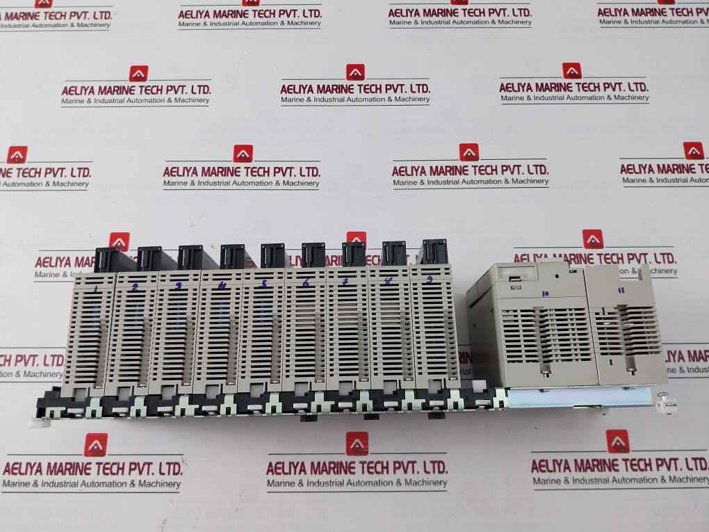 Omron Cs1W-ia211 Plc Programmable Controller I/O Unit Ac100-240V 50/60Hz 120Va