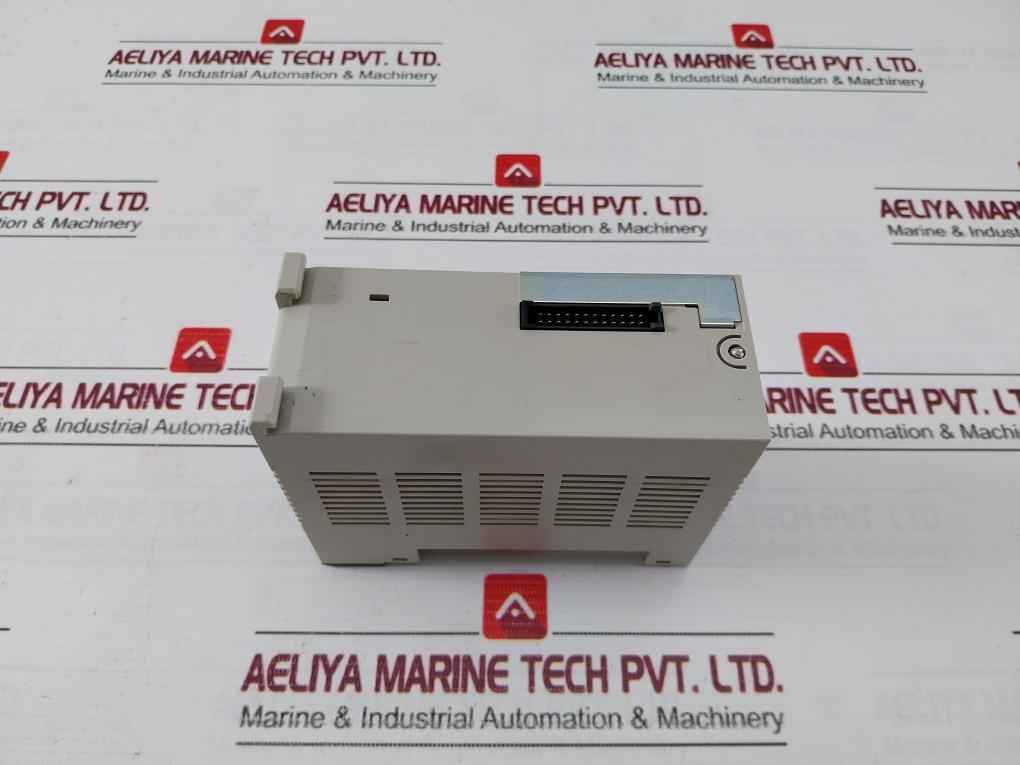 Omron Cs1W-ia211 Plc Programmable Controller I/O Unit Ac100-240V 50/60Hz 120Va