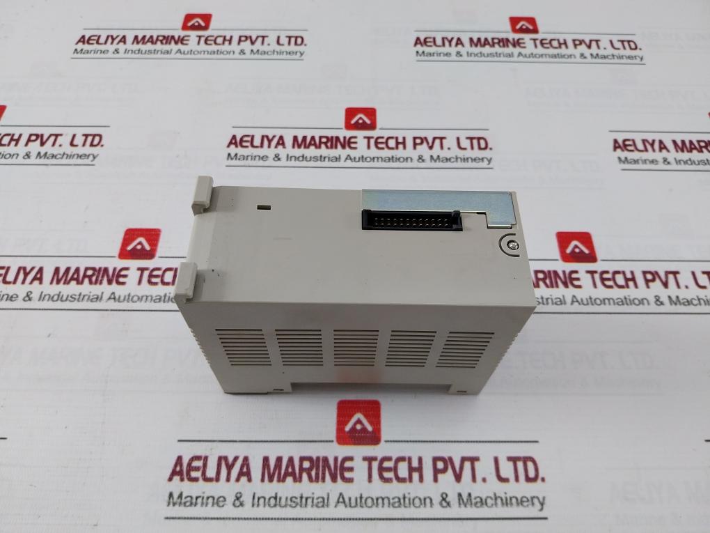 Omron Cs1W-ia211 Plc Programmable Controller I/O Unit Ac100-240V 50/60Hz 120Va