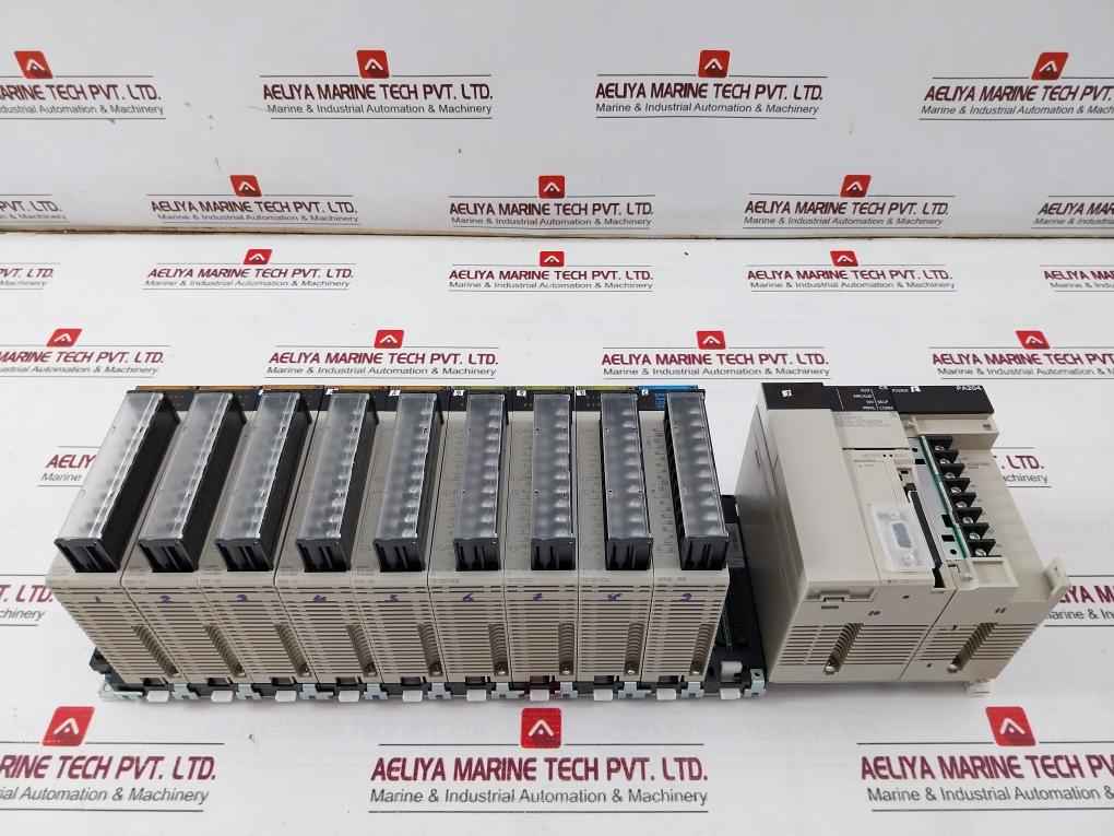 Omron Cs1W-ia211 Plc Programmable Controller I/O Unit Ac100-240V 50/60Hz 120Va
