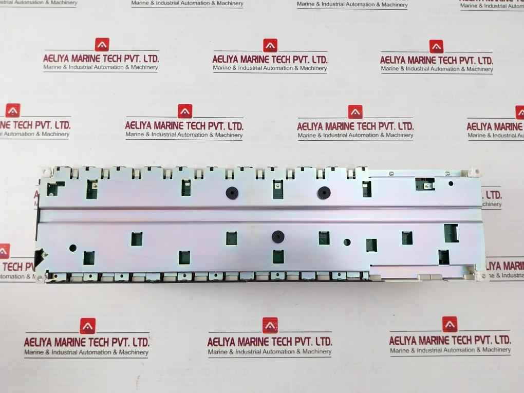 Omron Cs1W-ia211 Plc Programmable Controller I/O Unit Ac100-240V 50/60Hz 120Va