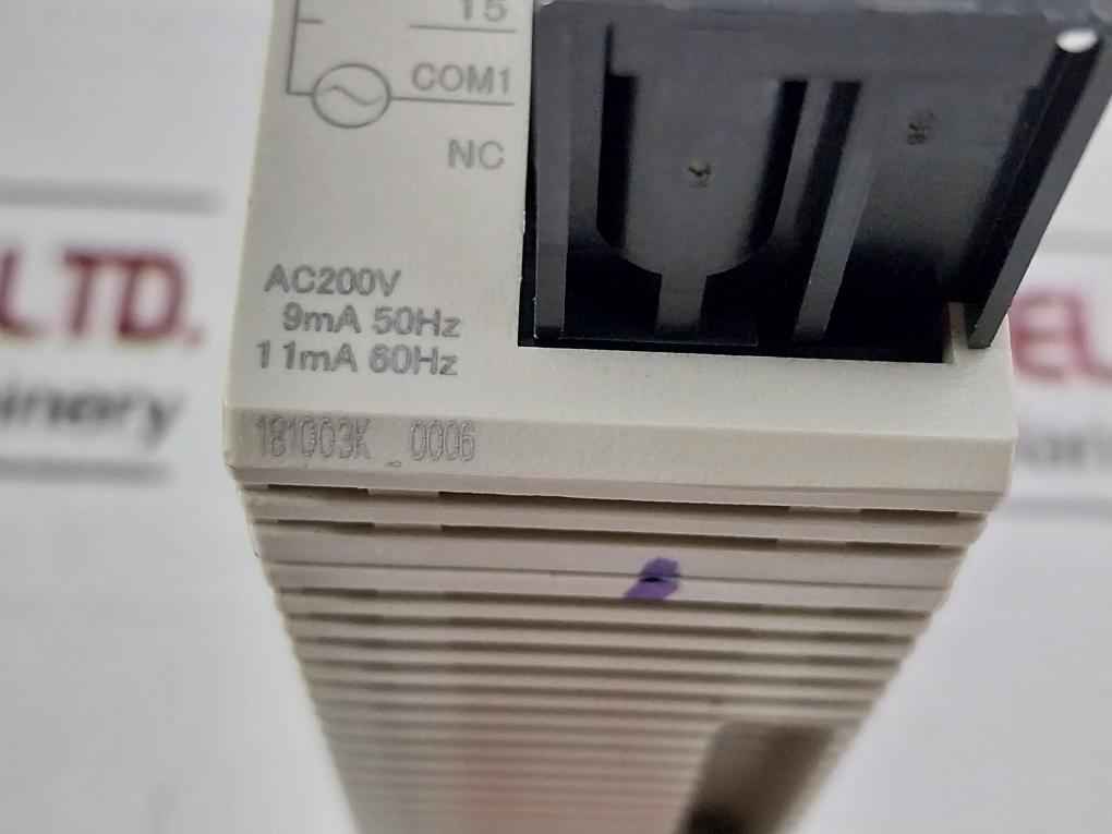 Omron Cs1W-ia211 Plc Programmable Controller I/O Unit Ac100-240V 50/60Hz 120Va