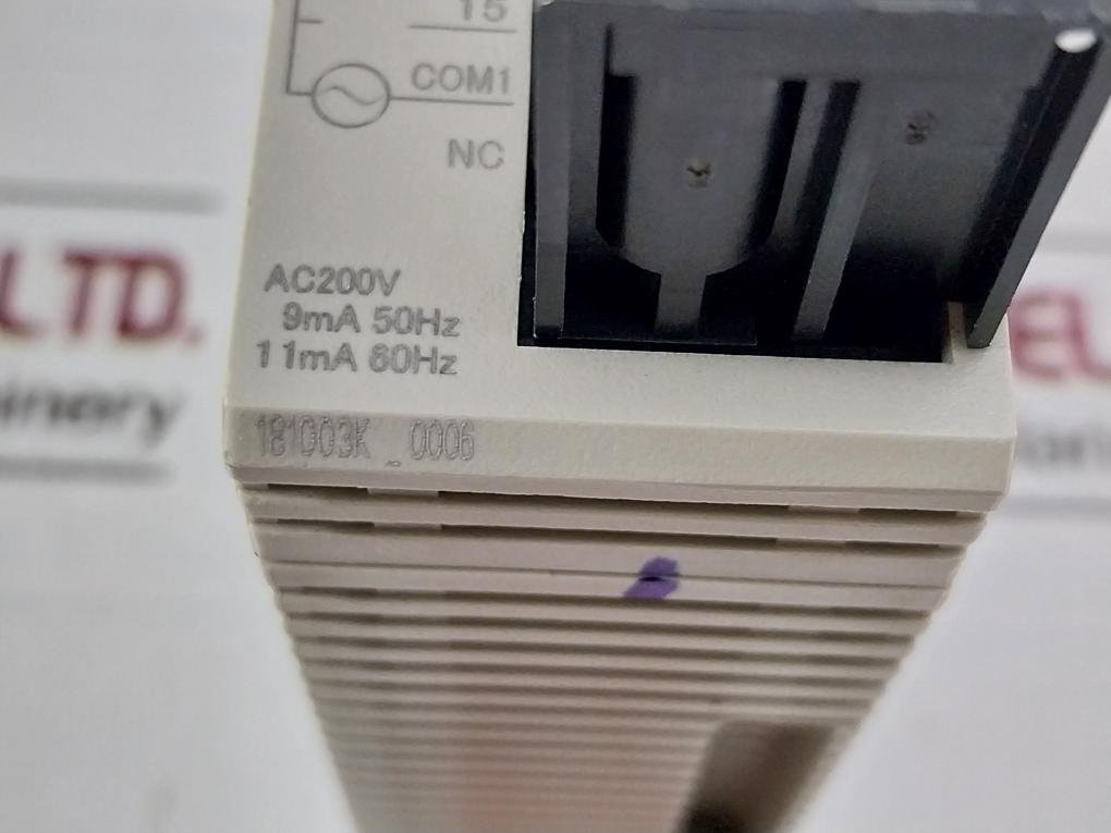 Omron Cs1W-ia211 Plc Programmable Controller I/O Unit Ac100-240V 50/60Hz 120Va