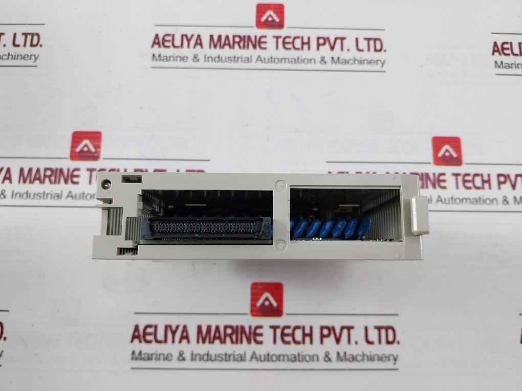 Omron Cs1W-ia211 Plc Programmable Controller I/O Unit Ac100-240V 50/60Hz 120Va