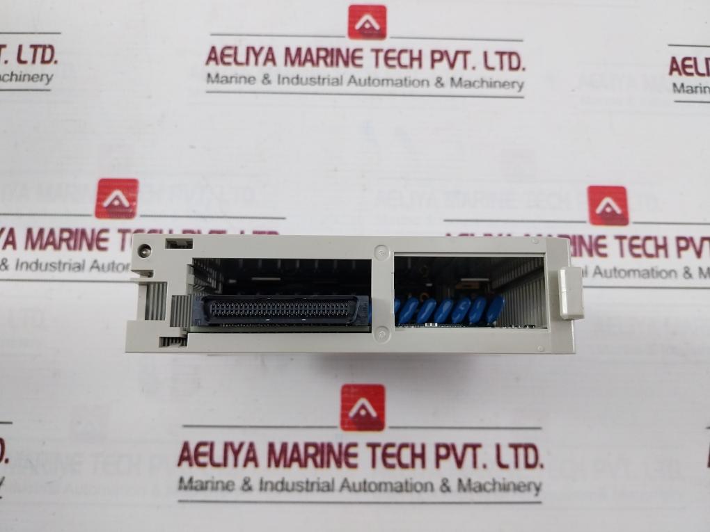 Omron Cs1W-ia211 Plc Programmable Controller I/O Unit Ac100-240V 50/60Hz 120Va