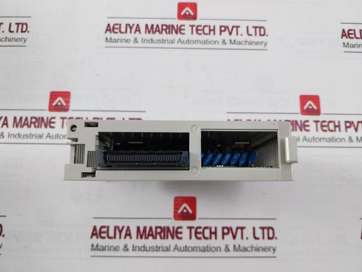 Omron Cs1W-ia211 Plc Programmable Controller I/O Unit Ac100-240V 50/60Hz 120Va