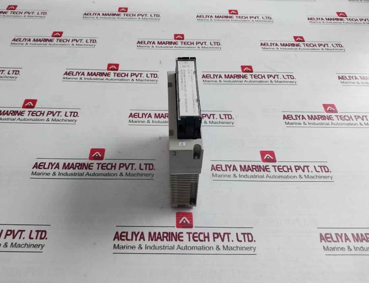 Omron Cs1W-id211 Plc I/O Module C200H-bc –V 250Vac 24Vdc 7Ma 50W 2A/P 8A/C 16A/U