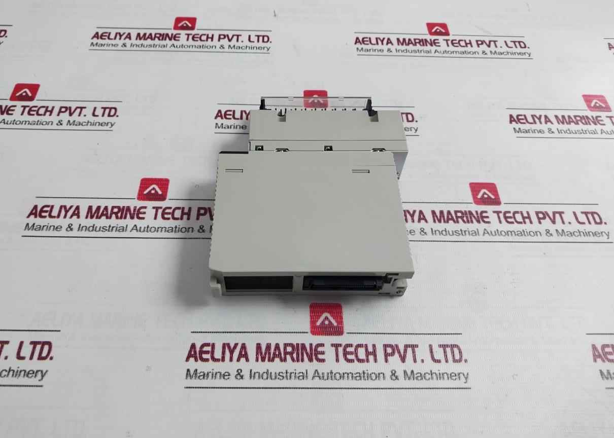 Omron Cs1W-oc211 Plc I/O Module C200H-bc -v 24Vdc 50W 250V Ac Id211 C200Hw-pd024